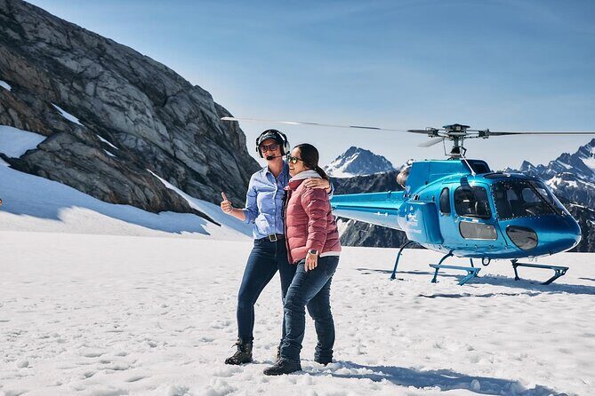 Private Flight - 2 Glaciers - Snow Landing - Franz Josef - 35mins - Comfort and access: ladder steps and seat width