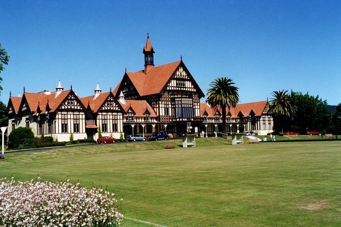 Private Full-Day Rotorua Tour from Auckland - Te Whakarewarewa Geothermal Valley: Mud Pools, Geysers, and Hot Springs