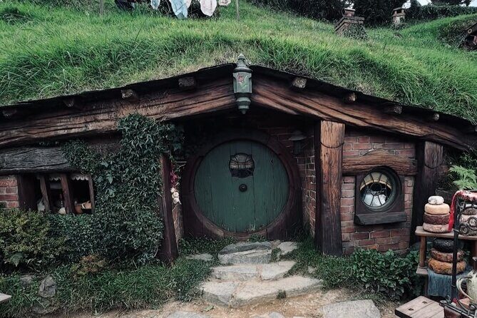 Private Hobbiton Movie Set and Rotorua Day Trip from Auckland - Food, weather, and comfort: small planning moves that pay off