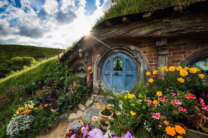 Private Journey to Middle-earth: Hobbiton Movie Set - Ex Auckland - Gift Shop Time: Buying With Intention (Not Panic)