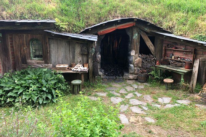 Private Luxury Tour to Hobbiton Movie Set & Waitimo Glowworm Cave - Price and Value: Is This Luxury Day Worth $1,675.55 Per Group?