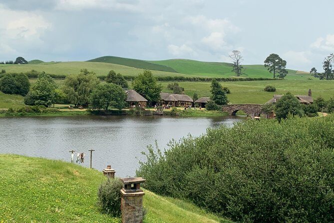 Private Luxury Tour to Hobbiton Movie Set & Waitimo Glowworm Cave - Should You Book This Private Hobbiton and Waitomo Tour?