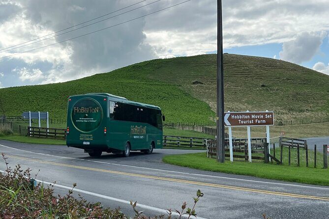 Private Round Trip Transport To Hobbiton From Auckland - Pickup Around Auckland (And Where Matamata Fits In)