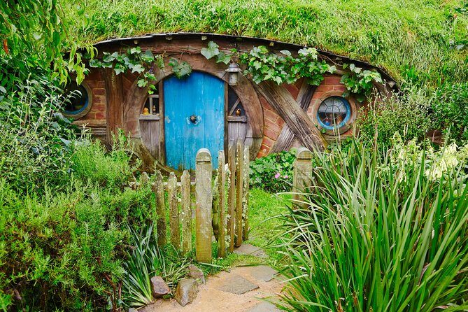 Private The Hobbiton Tour - Auckland Tour House - Private transport from Auckland: comfort and control