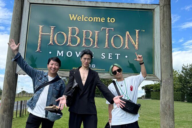 Private The Hobbiton Tour - Auckland Tour House - How private works for groups: who this is best for