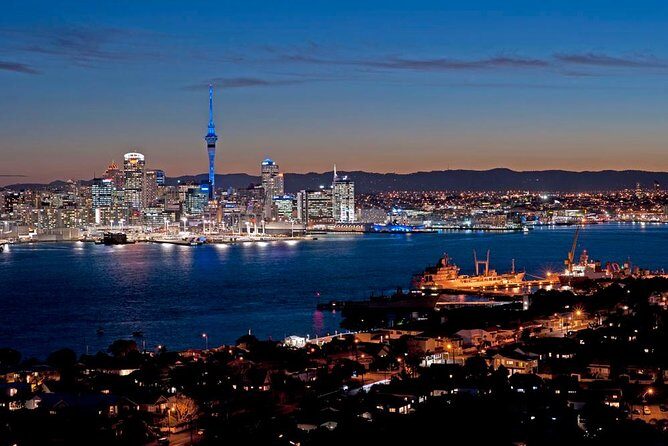 Private Tour: Auckland City and Countryside Tour - MJ Savage Memorial Park: history that turns into perspective