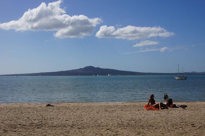 Private Tour: Auckland City and Countryside Tour - Mission Bay Beach and the west-coast change of pace
