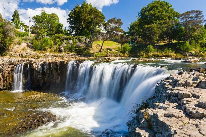 Private Tour: Bay of Islands Day Trip from Auckland - Whangarei Falls and Haruru Falls: Waterfalls Plus Break Time