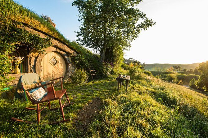 Private tour - Hobbiton Movie Set Evening Banquet Return from Auckland - Inside The Green Dragon Inn: your two-course Hobbit feast