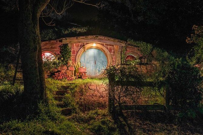 Private tour - Hobbiton Movie Set Evening Banquet Return from Auckland - Who should book this private evening banquet