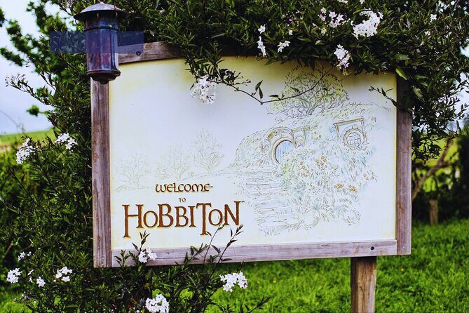 Private Tour: Hobbiton Movie Set, Rotorua Mud Pool & Treewalk - Who should book this private Hobbiton and Rotorua tour?