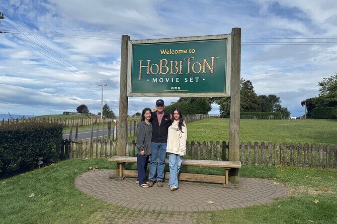 Private Tour: Hobbiton Movie Set, Rotorua Mud Pool & Treewalk - Hobbiton Movie Set: time in the Shire from both trilogies