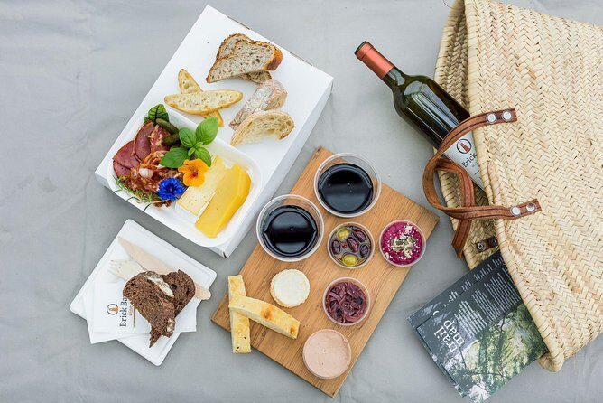 Private Tour - Horse Riding, Wine Tasting and Art Trail - The art trail stop: culture without turning it into a museum day