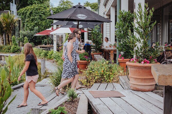 Private tour - Matakana Art & Wine Village - Private Tour Feel, With a Real Guide Behind It