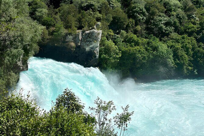 Private Tour WaiOtapu & Huka Falls & Blue springs from Auckland - Waiotapu Thermal Wonderland: the ticketed highlight gets real time