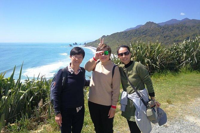 Punakaiki Blow Holes & Pancake Rocks Scenic Tour - Pancake Rocks boardwalks: an easy walk with real geology payoff