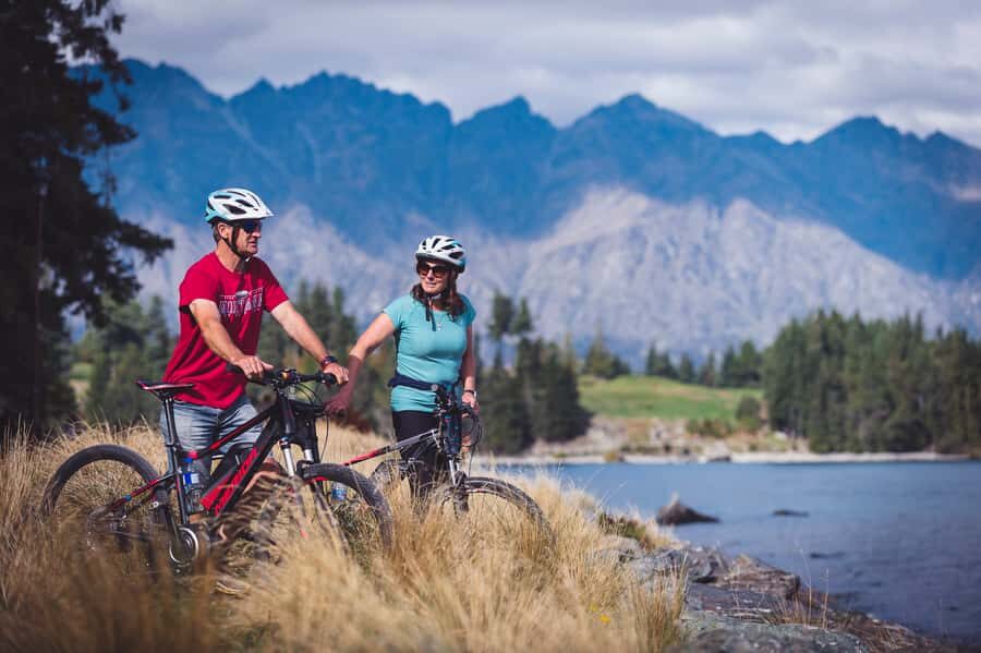 Queenstown: Arrowtown To Queenstown Biking Adventure - Arrowtown First: Coffee, Rivers, Bridges, and Gold-Rush Atmosphere