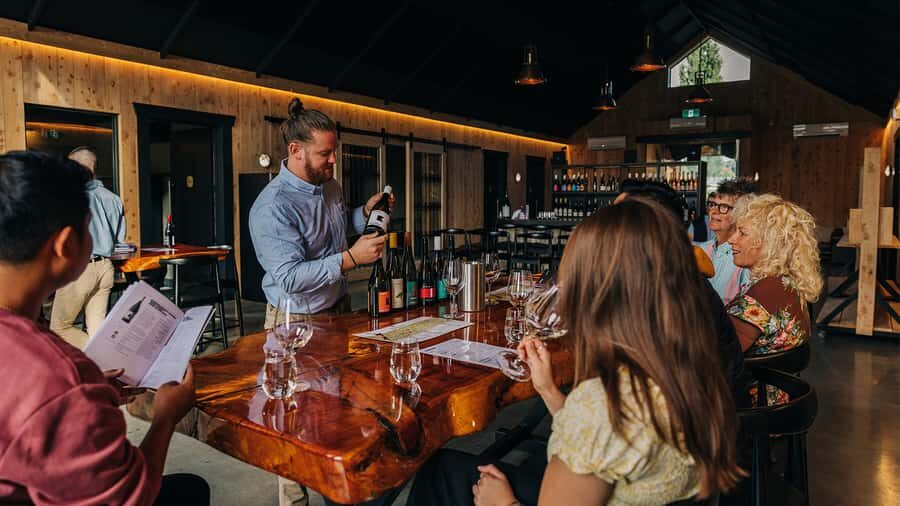 Queenstown: Classic Central Otago Wine Tasting Experience - A 40-minute Central Otago tasting at Kinross Cellar Door