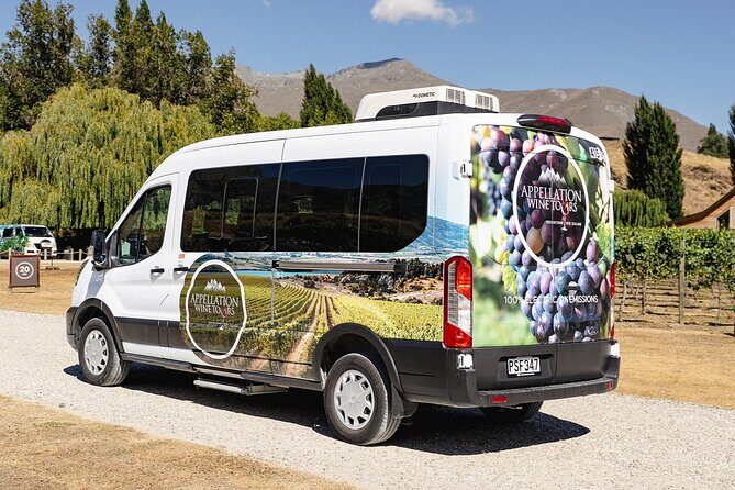 Queenstown Classic Wine Tour: 3 Winery Visits, Cave Tour & Cheese - Stop 1: the first cellar-door tasting and an easy start