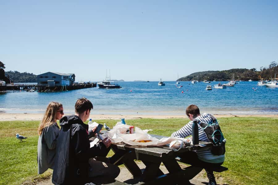 Queenstown: Day Trip to Stewart Island via Scenic Flight - Oban and your 5 hours of choose-your-own adventure
