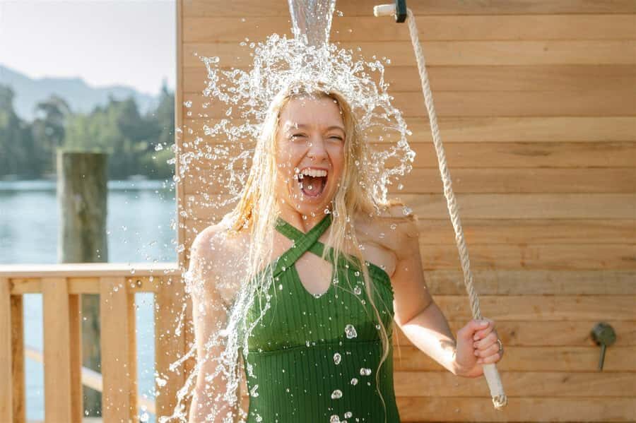 Queenstown: Floating Sauna Experience on Lake Whakatipu - St Omer’s Wharf check-in and your “real” Queenstown moment