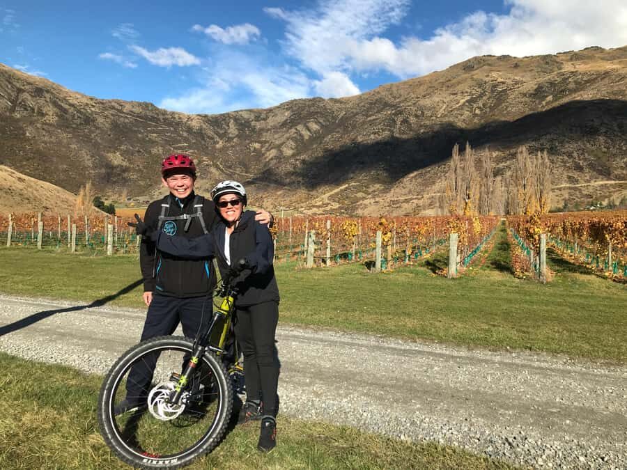 Queenstown: Guided E-Bike Tour with Winery Visits & Tastings - Suspension bridges and the bungy legacy at Kawarau Bridge Historic Reserve