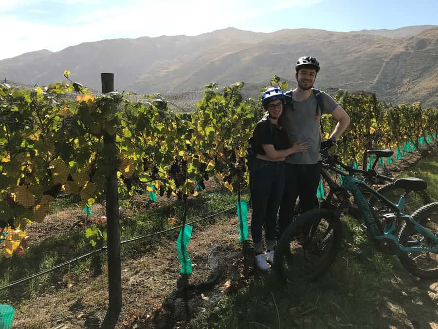 Queenstown: Guided E-Bike Tour with Winery Visits & Tastings - Mt Rosa Wines: lunch plus a second tasting payoff