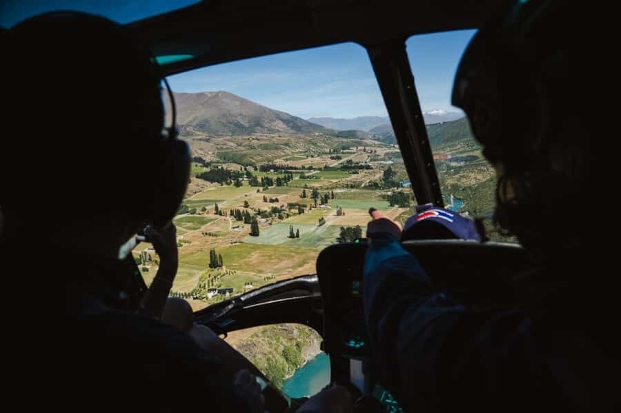 Queenstown: Helicopter & Wine Tasting Tour - Ayrburn: the final tasting window