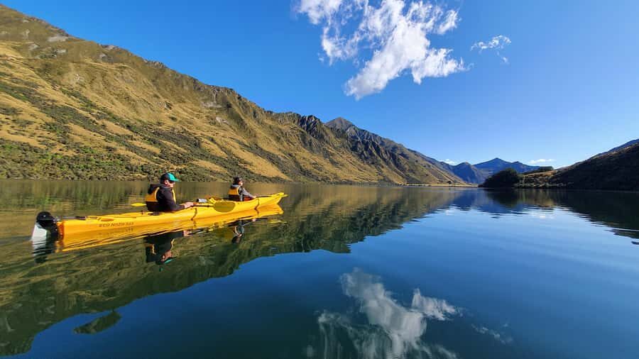 Queenstown: Kayaking or SUP Experience on Moke Lake - A Quiet Horseshoe-Shaped Lake Just 20 Minutes From Queenstown