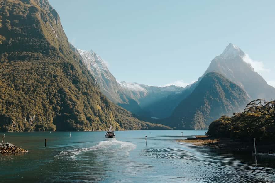 Queenstown: Milford Sound Flight and Cruise - Queenstown pickup and parking that keeps you stress-free