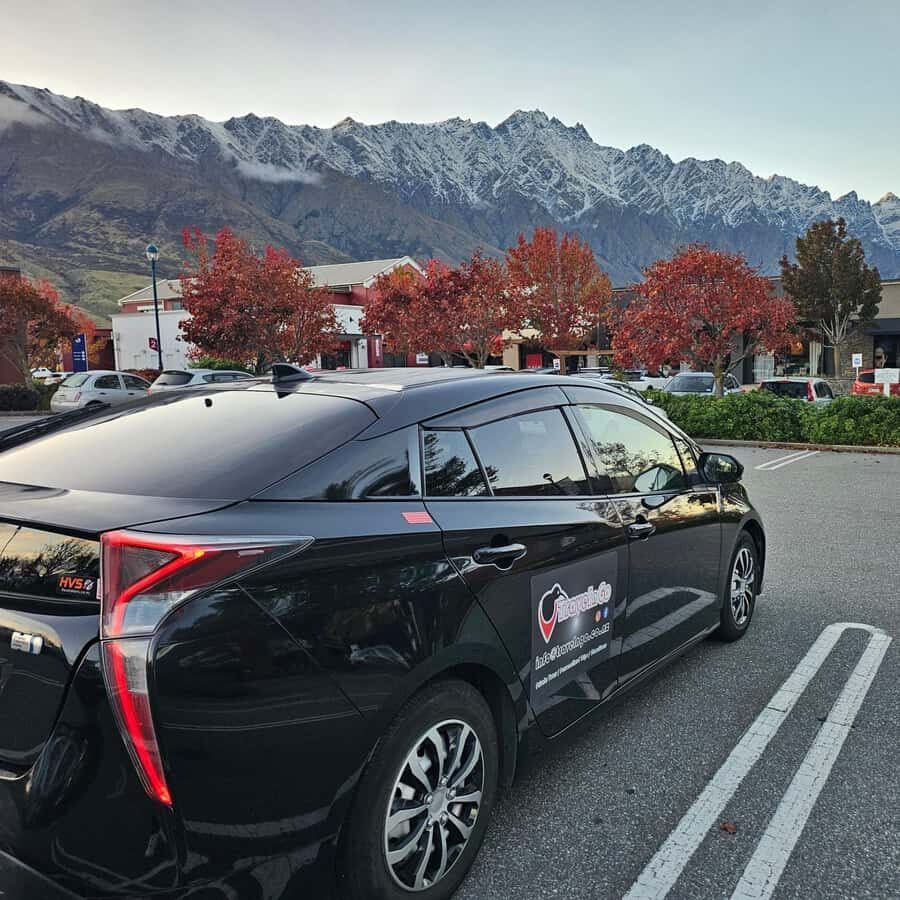 Queenstown: Private Day Trip to Wanaka, Arrowtown & More - Cromwell and the route beyond: a change of scenery
