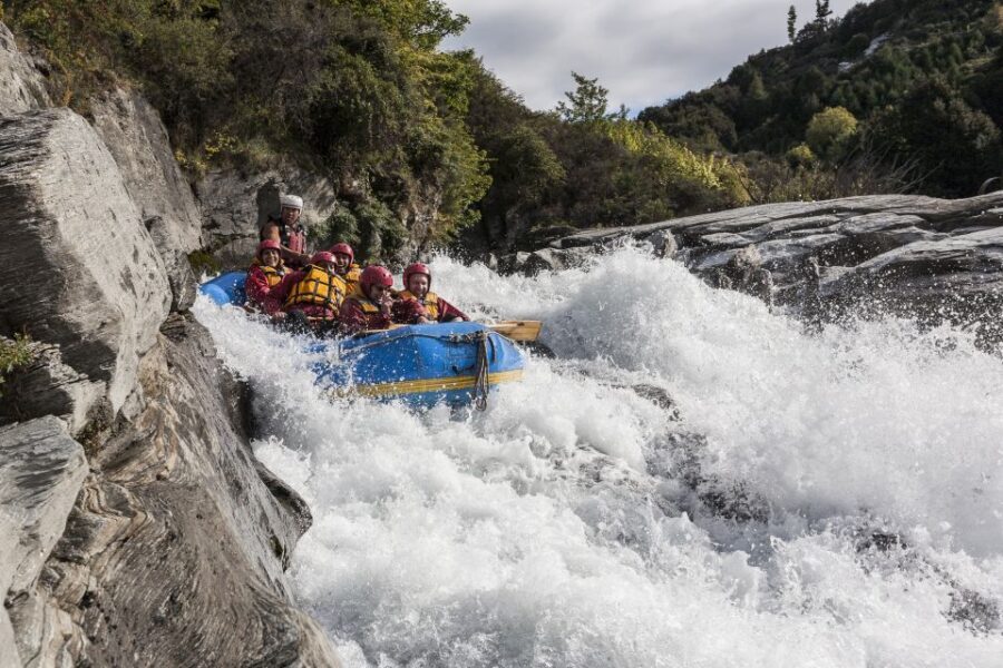 Queenstown: Shotover River Whitewater Rafting Trip - The final push: Cascade Rapid and the ride back to the base