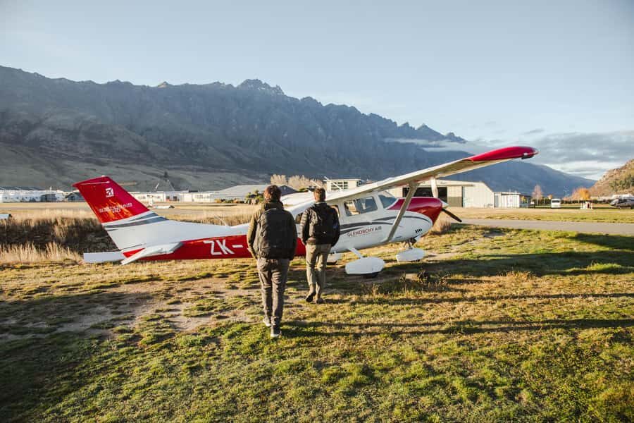 Queenstown: Sunrise Glacier Scenic Flight - Comfort, the pilot, and why small groups matter