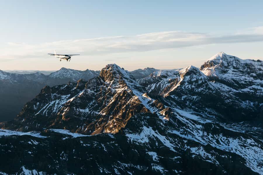 Queenstown: Tasman Glacier Helihike with Flight Transfers - The Queenstown-to-Mt Cook flight: where the views start stacking up