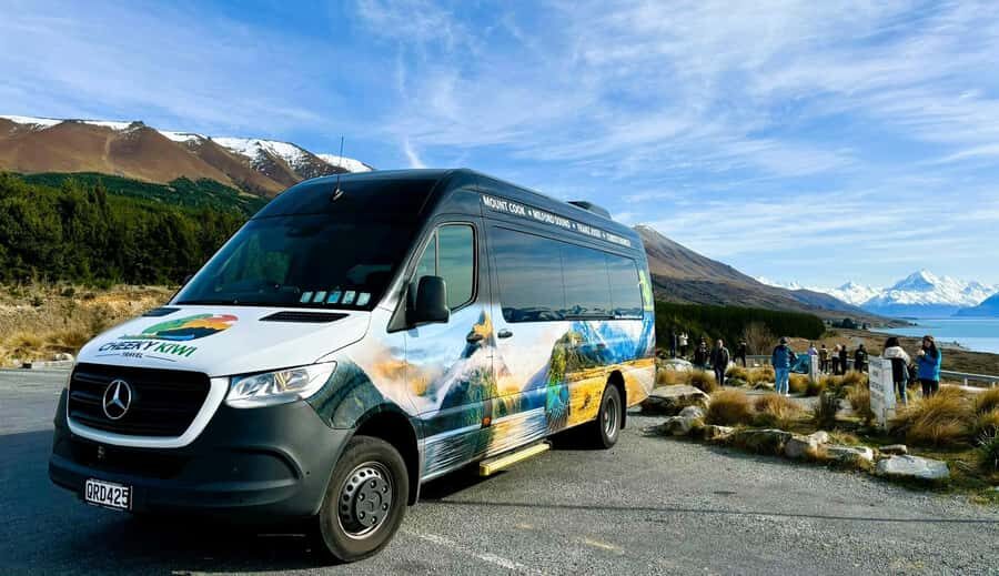Queenstown to Christchurch via Mt Cook One-Way Tour - Lindis Pass and Oamarama: photo breaks that actually help