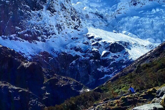 Rob Roy Glacier Guided Walk - Raspberry Hut and the West Matukituki Track: a river walk with momentum