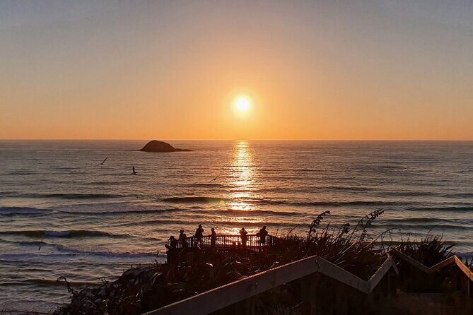 Romantic Auckland Sunset tour with Winery & Thermal pool - Stop 3: Muriwai black sand sunset views when the sky cooperates