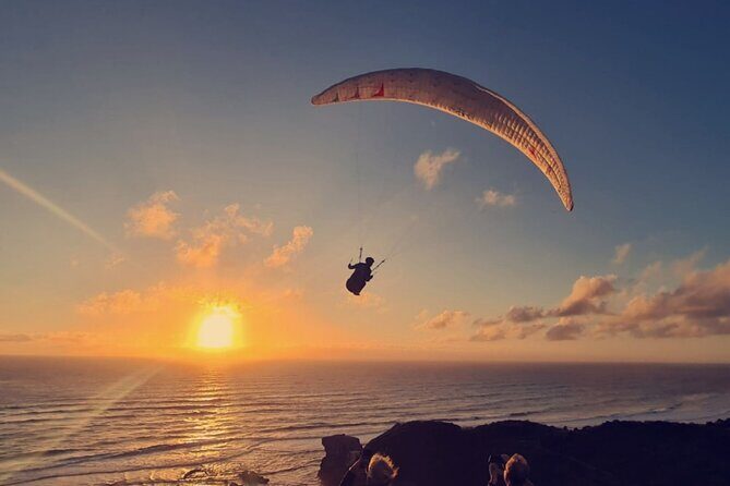 Romantic Auckland Sunset tour with Winery & Thermal pool - Getting there in comfort: pickup, Wi‑Fi, and a max of 9
