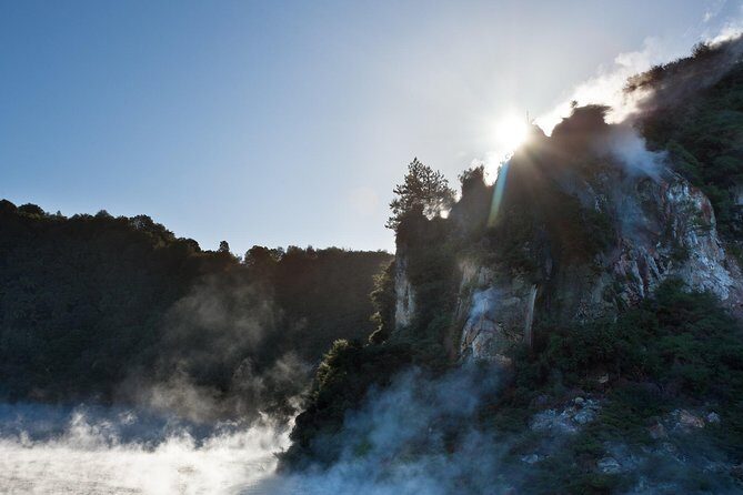 Rotorua based Small Group Morning Tour Waimangu and Wai O Tapu - The 8:00am pickup: easy logistics, better photos