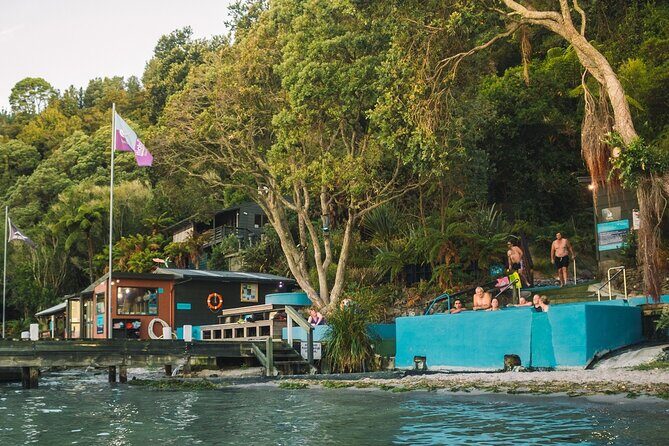 Rotorua: Daytime Scenic Lake Rotoiti Kayak Tour - Two hours of guided paddling on Lake Rotoiti