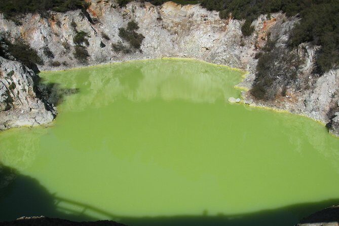 Rotorua Eco Cultural full day tour (Wai o Tapu, Waimangu,Te puia) - Wai-O-Tapu Thermal Wonderland: the geothermal visual showstopper