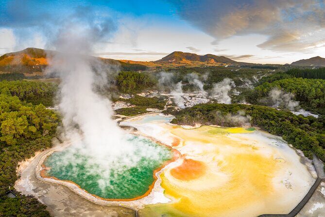 Rotorua Eco Cultural full day tour (Wai o Tapu, Waimangu,Te puia) - What it feels like on the ground: walking, smell, and timing stress