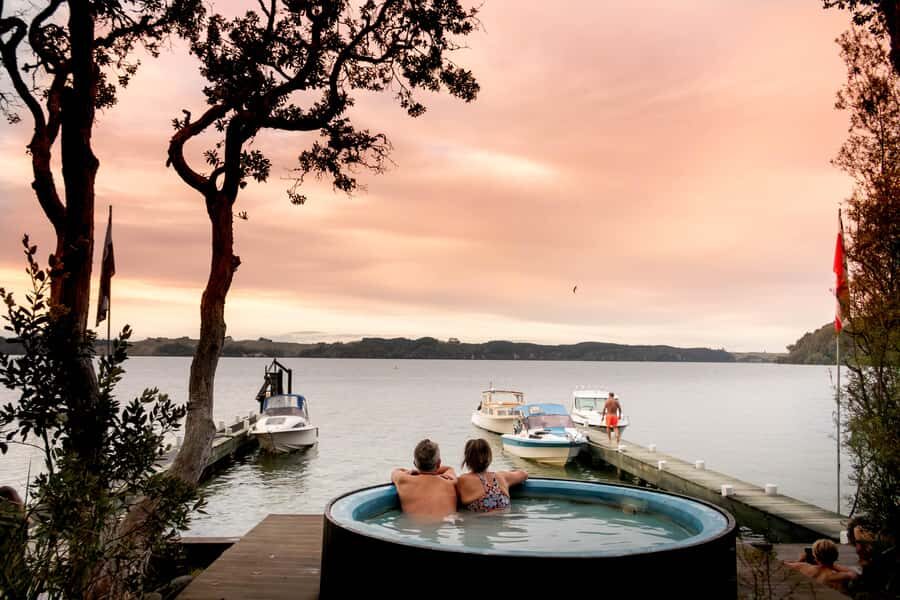 Rotorua: Evening Starlight Gourmet Kayak Tour with dinner - Fitness Level, Swimming Ability, and Who This Trip Fits