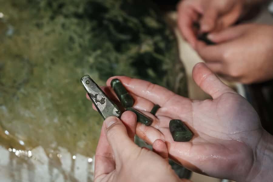 Rotorua: Jade Carving Experience at a Local Studio - If you’re doing Rotorua sightseeing, how to fit it in