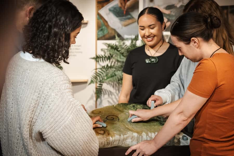 Rotorua: Jade Carving Experience at a Local Studio - Common gotchas: standing time, noise, and the no-carving rule
