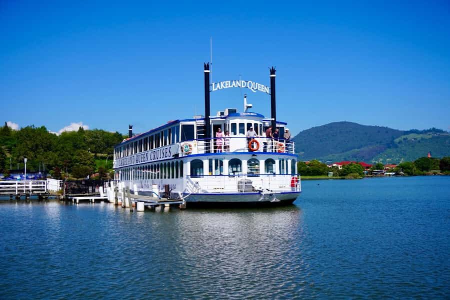 Rotorua: Lake Rotorua Cruise with Buffet Dining Option - Key highlights at a glance