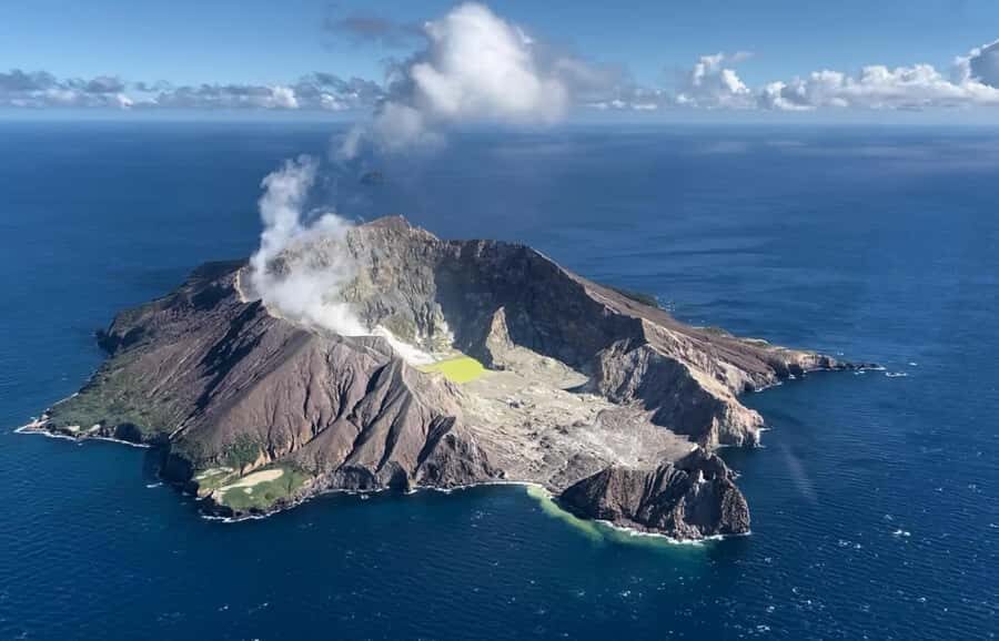 Rotorua: White Island, Mount Tarawera & Waimangu Volcanic … - Mount Tarawera: reading a volcanic rift from above