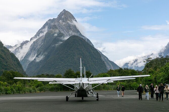 Scenic Flight Transfer to Queenstown from Milford Sound - The 35-Minute Flight Window: Start Time, Confirmation, and Weather Reality