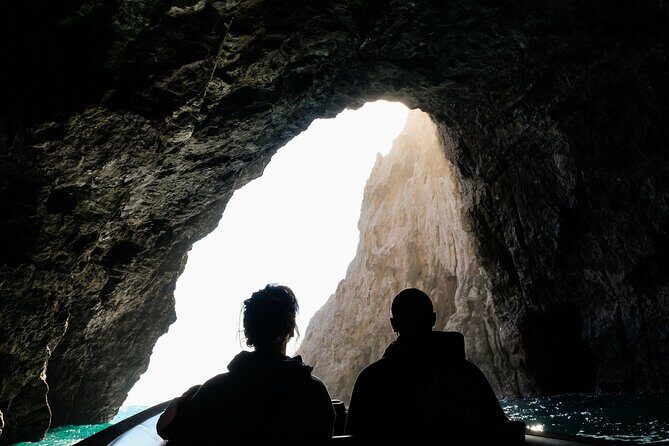 Sea Cave Adventures in the Coromandel - What You’ll See: Caves, Lava Tubes, and Volcanic Arches
