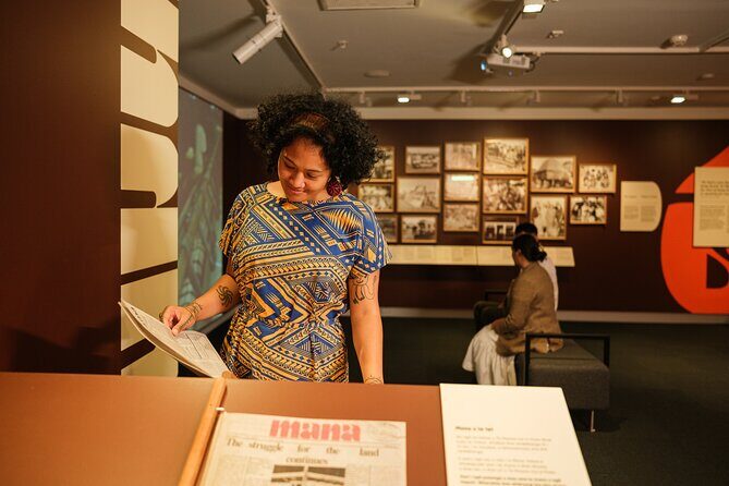 Skip the Line: Auckland Museum General Admission Ticket - On-site guided tours and cultural performance times: build a simple schedule